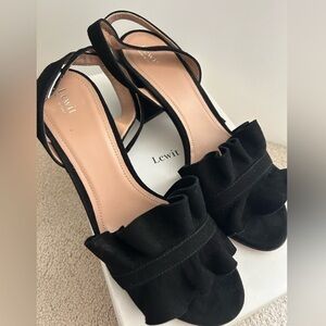 Lewit Black Ruffle Heels